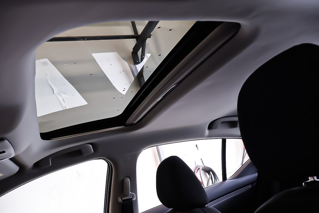 Nissan Sentra SR + MANUELLE + TOIT OUVRANT 2022 à Terrebonne, Québec - 11 - w1024h768px