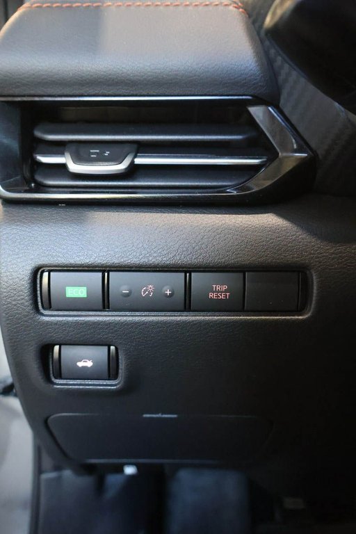 Nissan Sentra SR + T/A + DÉMARREUR + CARPLAY 2023 à Terrebonne, Québec - 25 - w1024h768px