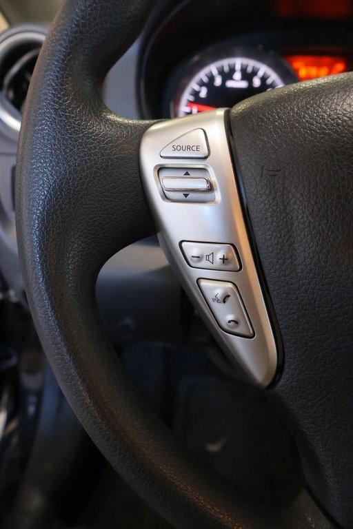 2016 Nissan Versa NOTE S + AUTOMATIQUE + BAS KILO in Terrebonne, Quebec - 10 - w1024h768px