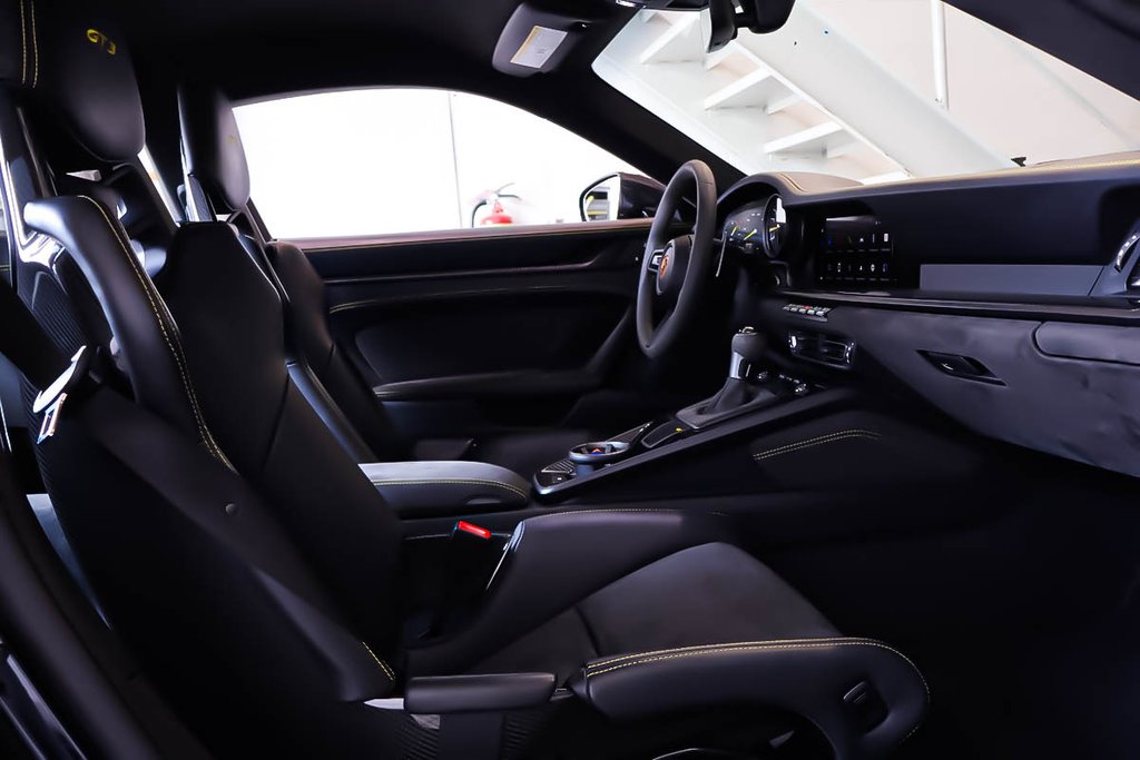 Porsche 911 GT3 + ENSEMBLE WEISSACH + RWD + 6CYL 4.0L 2024 à Terrebonne, Québec - 13 - w1024h768px