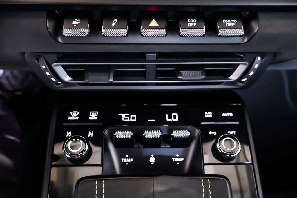 Porsche 911 GT3 + ENSEMBLE WEISSACH + RWD + 6CYL 4.0L 2024 à Terrebonne, Québec - 25 - w1024h768px