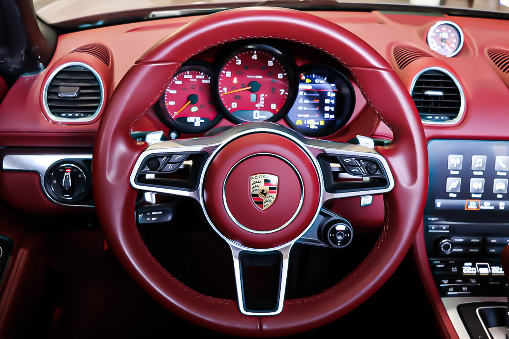 2022 Porsche Boxster AUTOMATIQUE + RWD + AUDIO BOSE + GPS + CARPLAY in Terrebonne, Quebec - 17 - w1024h768px