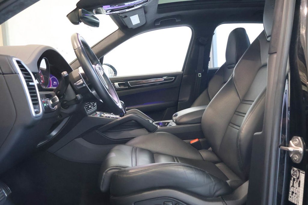 Porsche CAYENNE GTS + AWD + TOIT OUVRANT PANO 2023 à Terrebonne, Québec - 8 - w1024h768px