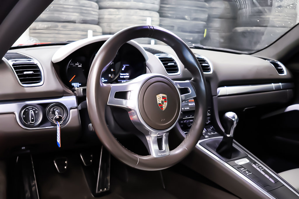 Porsche Cayman RWD + MANUELLE + CUIR 2015 à Terrebonne, Québec - 14 - w1024h768px