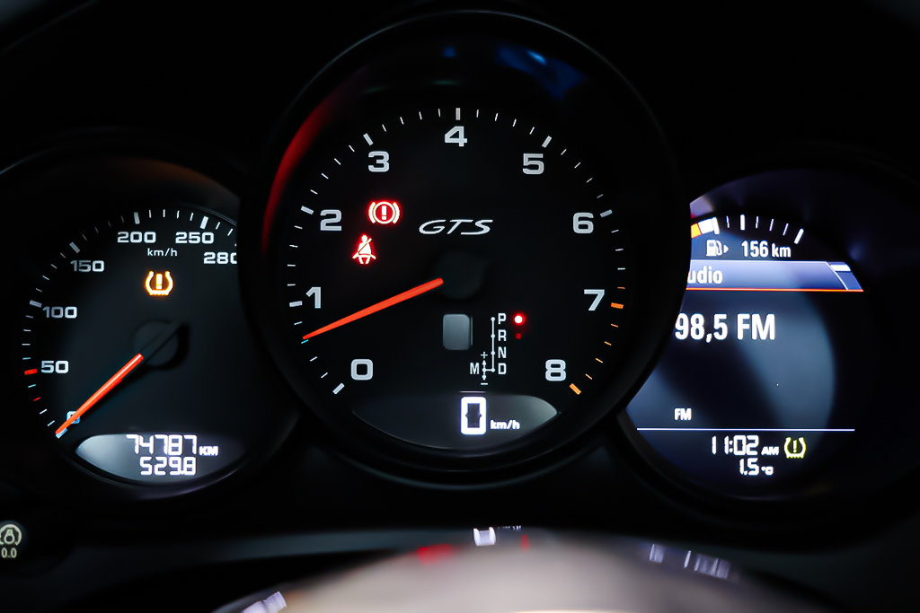2017 Porsche Macan GTS + AWD + V6 + TOIT OUVRANT PANORAMIQUE in Terrebonne, Quebec - 19 - w1024h768px