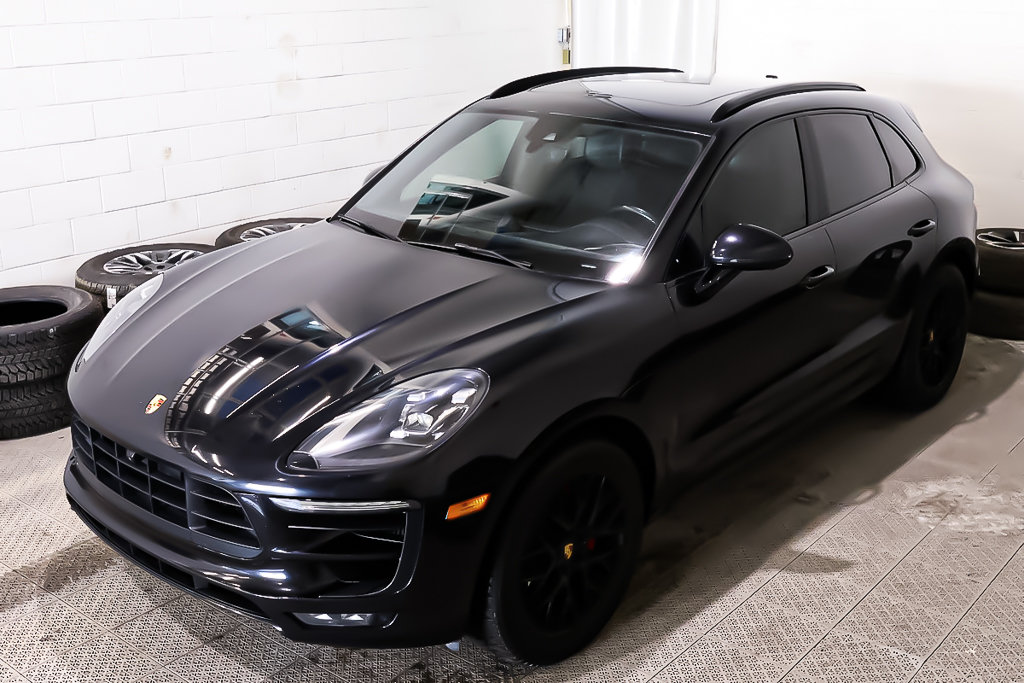 2017 Porsche Macan GTS + AWD + V6 + TOIT OUVRANT PANORAMIQUE in Terrebonne, Quebec - 3 - w1024h768px