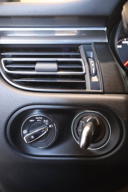 Porsche MACAN GTS + AWD + TOIT OUVRANT PANO 2020 à Terrebonne, Québec - 29 - w1024h768px