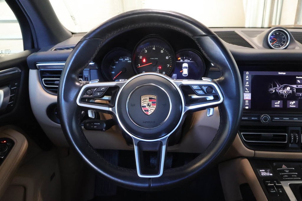2020 Porsche MACAN AWD + TOIT OUVRANT PANO in Terrebonne, Quebec - 15 - w1024h768px