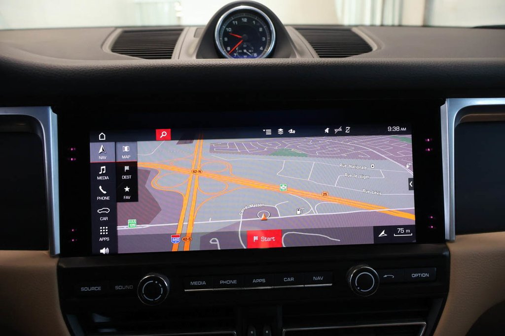 2020 Porsche MACAN AWD + TOIT OUVRANT PANO in Terrebonne, Quebec - 25 - w1024h768px