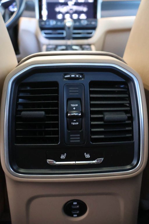 2020 Porsche MACAN AWD + TOIT OUVRANT PANO in Terrebonne, Quebec - 31 - w1024h768px