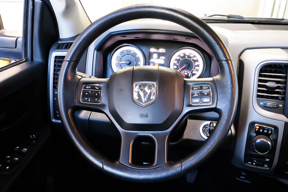 2017 Ram 1500 Classic SXT QUAD + BOITE 6 PIEDS + ATTELAGE CLASSE IV in Terrebonne, Quebec - 14 - w1024h768px