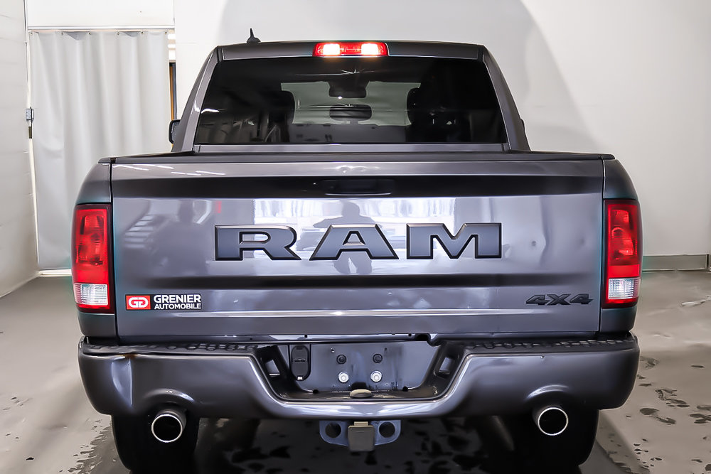 2019 Ram 1500 Classic EXPRESS + EDITION NIGHT + V8 + 4X4 in Terrebonne, Quebec - 6 - w1024h768px