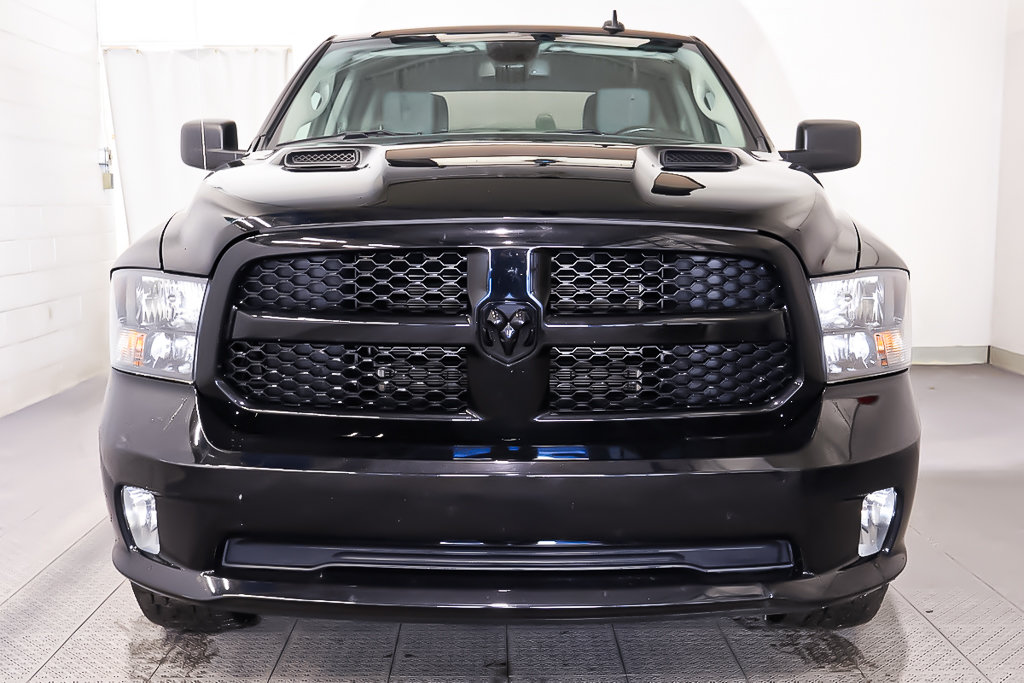 Ram 1500 Classic EXPRESS + NIGHT EDITION +  4X4 + V8 + CREW CAB 2021 à Terrebonne, Québec - 2 - w1024h768px