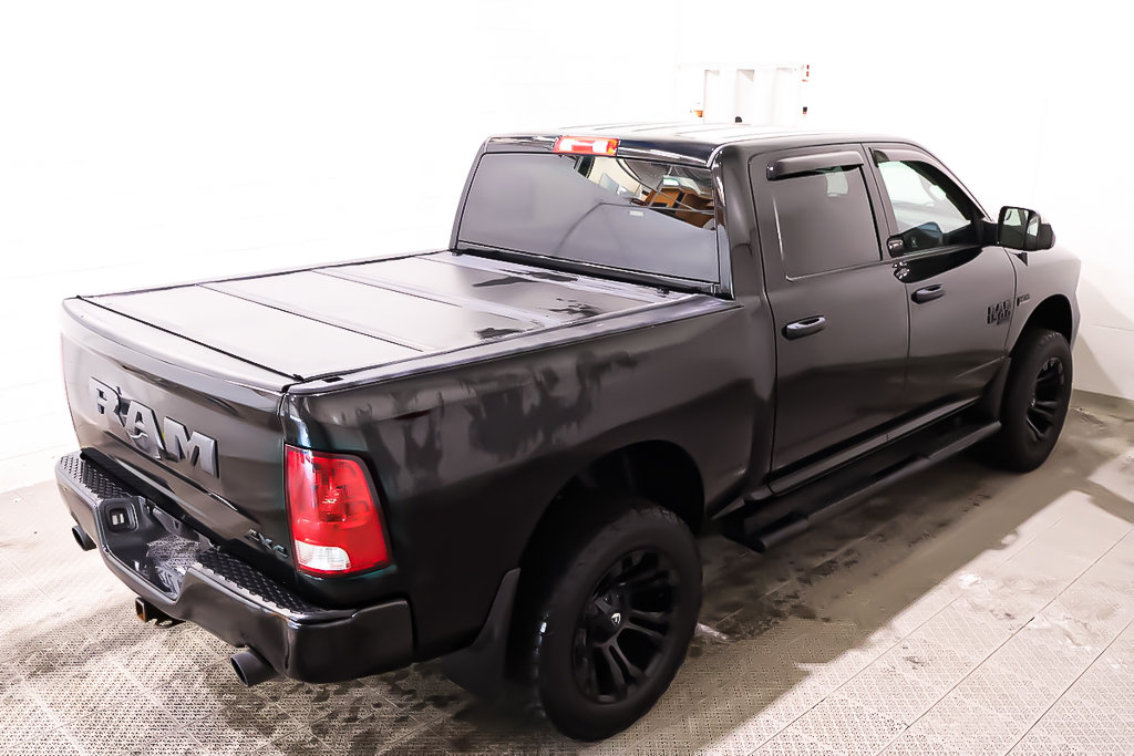 2021 Ram 1500 Classic EXPRESS + NIGHT EDITION + 4X4 + CREW CAB + V8 5.7L in Terrebonne, Quebec - 7 - w1024h768px