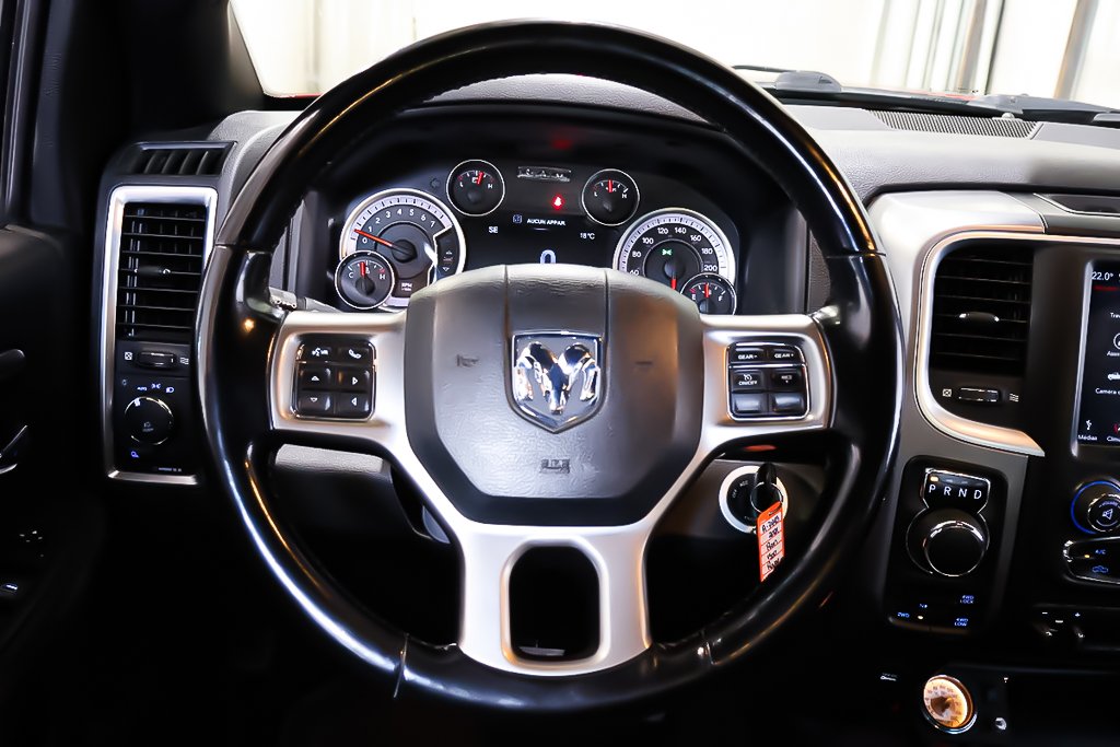 Ram 1500 Classic WARLOCK + 4X4 + CREW CAB + V8 HEMI 5.7L 2021 à Terrebonne, Québec - 14 - w1024h768px