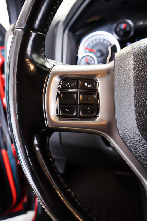 Ram 1500 Classic WARLOCK + 4X4 + CREW CAB + V8 HEMI 5.7L 2021 à Terrebonne, Québec - 15 - w1024h768px