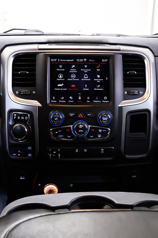 Ram 1500 Classic WARLOCK + 4X4 + CREW CAB + V8 HEMI 5.7L 2021 à Terrebonne, Québec - 19 - w1024h768px