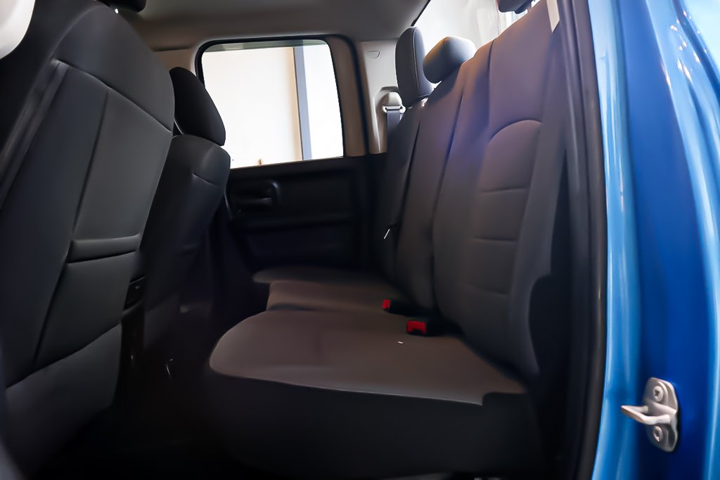 2021 Ram 1500 Classic EXPRESS + 4X4 +  QUAD CAB + NIGHT EDITION in Terrebonne, Quebec - 26 - w1024h768px