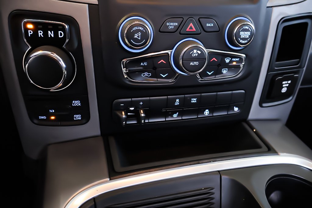 2021 Ram 1500 Classic EXPRESS + 4X4 +  QUAD CAB + NIGHT EDITION in Terrebonne, Quebec - 22 - w1024h768px