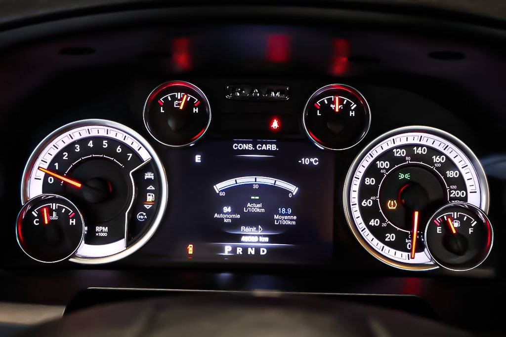 Ram 1500 Classic WARLOCK + 4X4 + QUAD CAB + V8 HEMI 5.7L 2021 à Terrebonne, Québec - 18 - w1024h768px