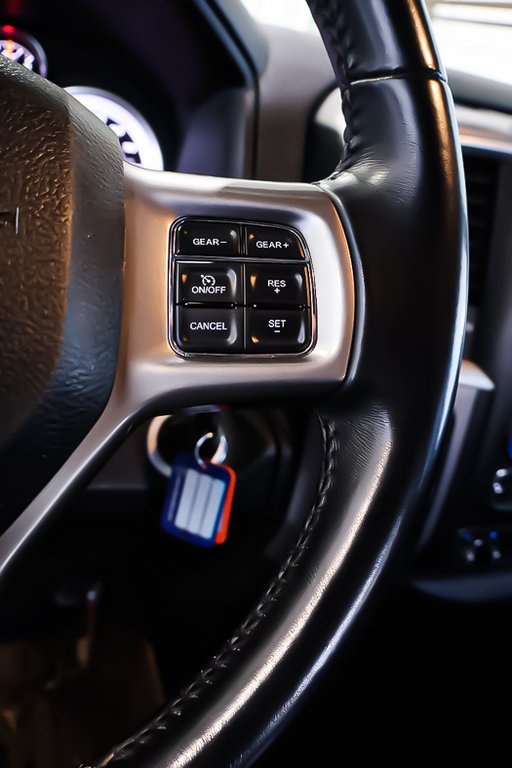 Ram 1500 Classic WARLOCK + 4X4 + QUAD CAB + V8 HEMI 5.7L 2021 à Terrebonne, Québec - 17 - w1024h768px