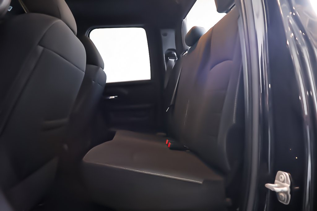 Ram 1500 Classic WARLOCK + 4X4 + QUAD CAB + V8 HEMI 5.7L 2021 à Terrebonne, Québec - 26 - w1024h768px