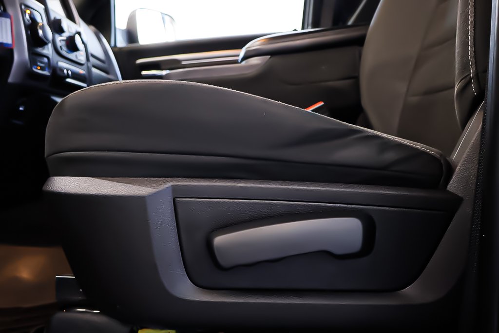 Ram 1500 Classic WARLOCK + 4X4 + QUAD CAB + V8 HEMI 5.7L 2021 à Terrebonne, Québec - 11 - w1024h768px