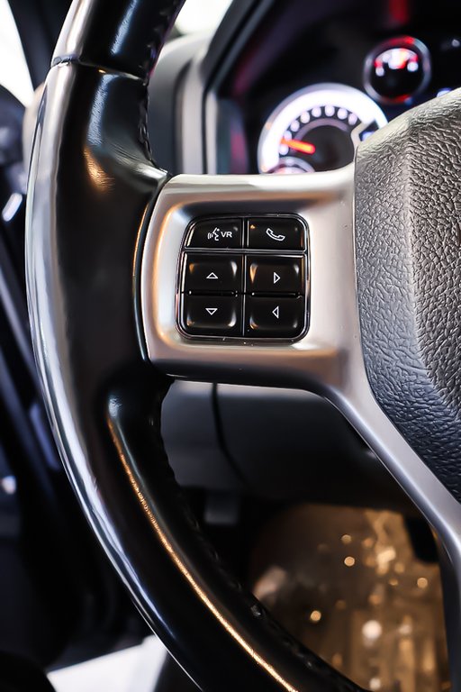 Ram 1500 Classic WARLOCK + 4X4 + QUAD CAB + V8 HEMI 5.7L 2021 à Terrebonne, Québec - 15 - w1024h768px