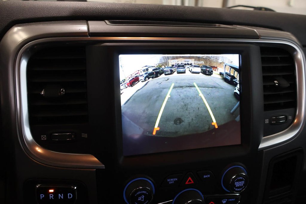 2021 Ram 1500 Classic WARLOCK + 4X4 + CREW CAB + V6 3.6L in Terrebonne, Quebec - 21 - w1024h768px