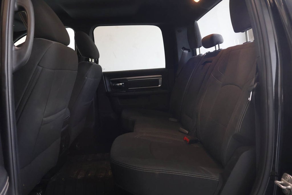 2021 Ram 1500 Classic WARLOCK + 4X4 + CREW CAB + V6 3.6L in Terrebonne, Quebec - 26 - w1024h768px