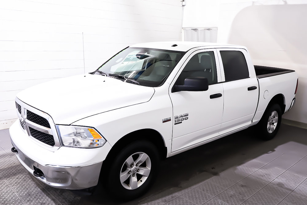 Ram 1500 Classic SLT + 4X4 + CREW CAB + V8 + 6 PASSAGERS 2022 à Terrebonne, Québec - 3 - w1024h768px