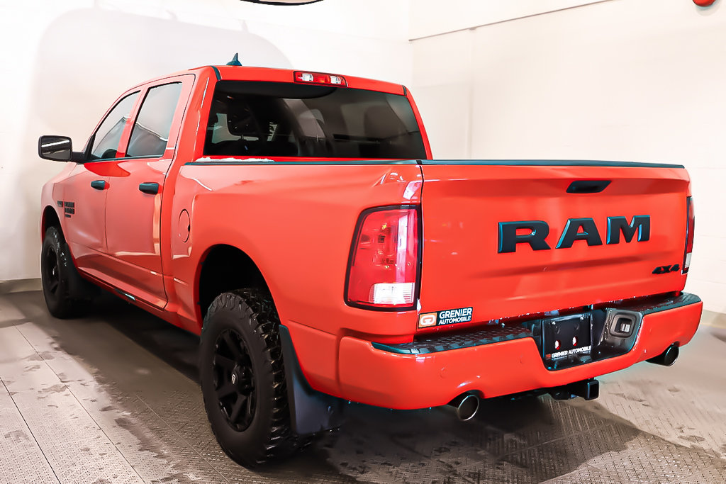 2022 Ram 1500 Classic EXPRESS + NIGHT EDITION + 4X4 + V8 + CREW CAB in Terrebonne, Quebec - 5 - w1024h768px