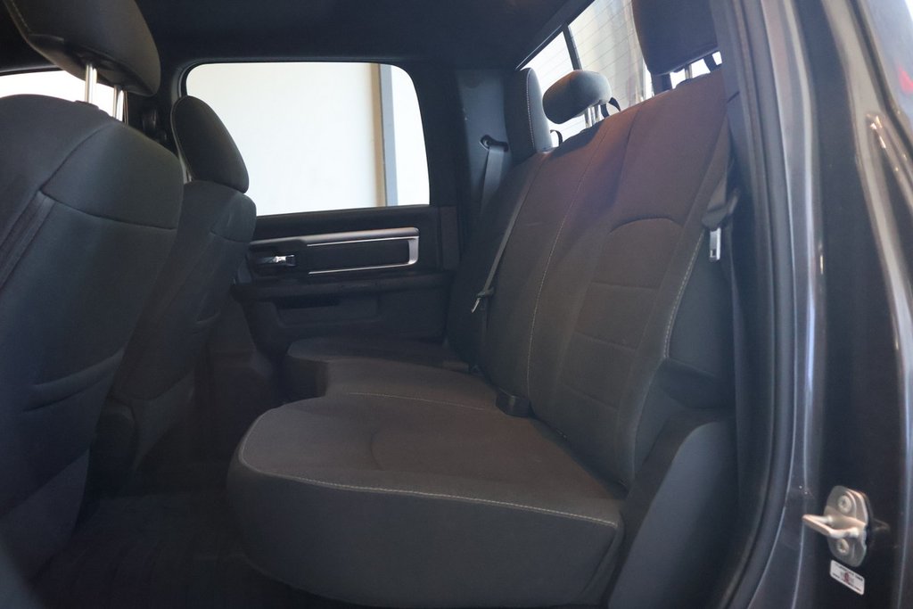 Ram 1500 Classic WARLOCK + 4X4 + CREW CAB + V8 HEMI 5.7L 2022 à Terrebonne, Québec - 26 - w1024h768px