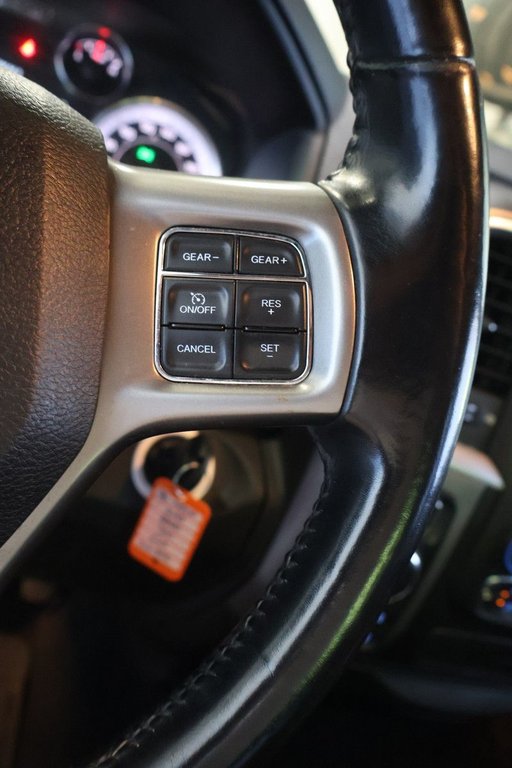 Ram 1500 Classic WARLOCK + 4X4 + CREW CAB + V8 HEMI 5.7L 2022 à Terrebonne, Québec - 17 - w1024h768px
