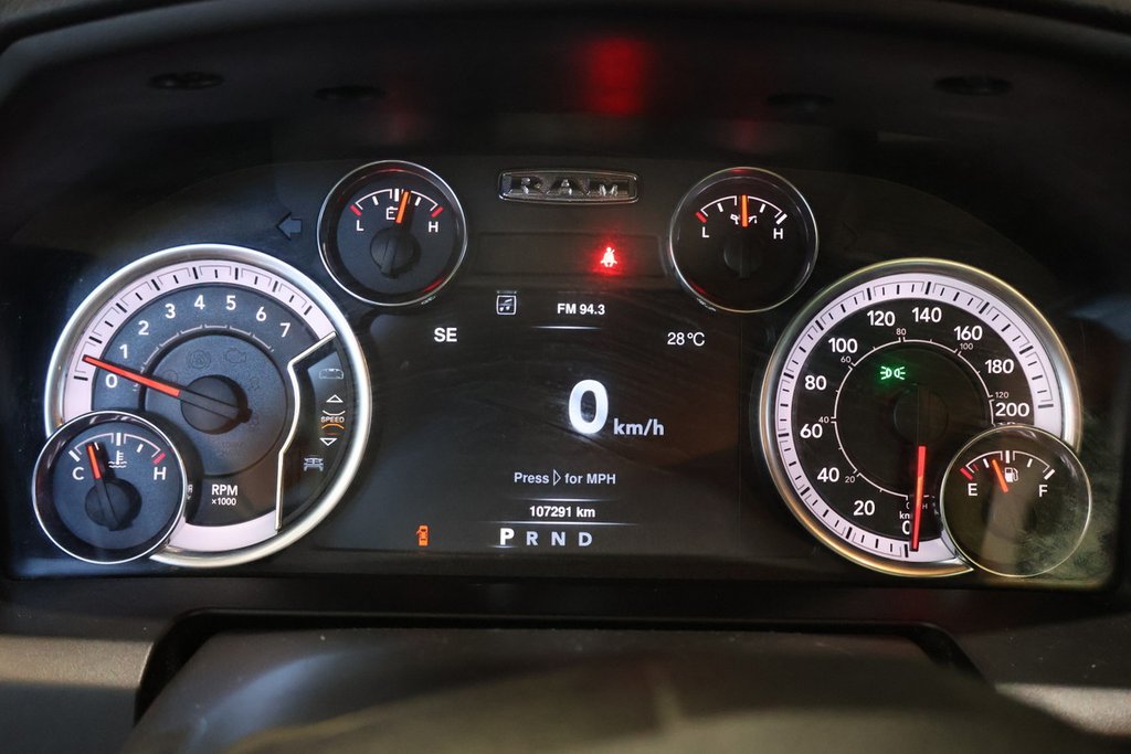Ram 1500 Classic WARLOCK + 4X4 + CREW CAB + V8 HEMI 5.7L 2022 à Terrebonne, Québec - 18 - w1024h768px