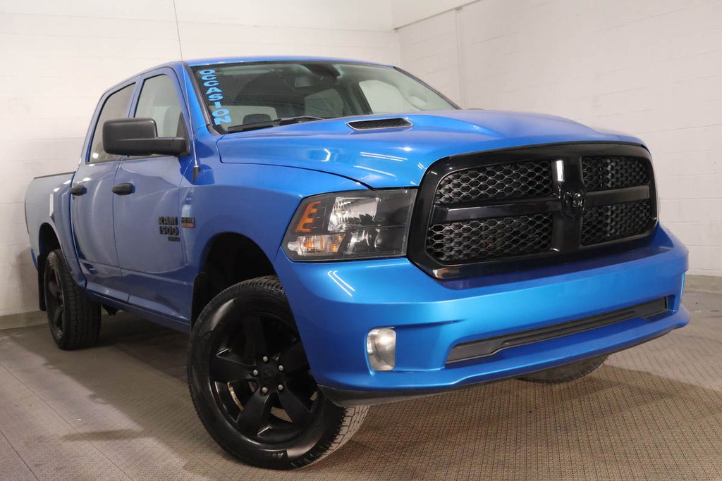 Ram 1500 Classic EXPRESS + 4X4 + CREW CAB + NIGHT EDITION 2022 à Terrebonne, Québec - 1 - w1024h768px