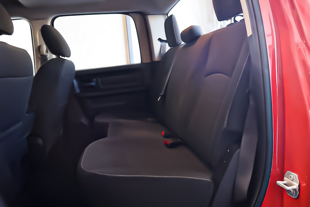 2023 Ram 1500 Classic TRADESMAN + 4X4 + CREW CAB + V6 3.6L in Terrebonne, Quebec - 26 - w1024h768px