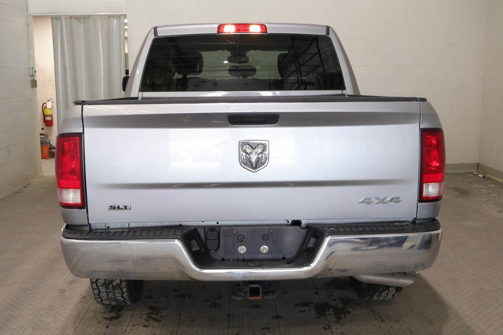 2023 Ram 1500 Classic SLT + 4X4 + CREW CAB + V6 3.6L in Terrebonne, Quebec - 6 - w1024h768px