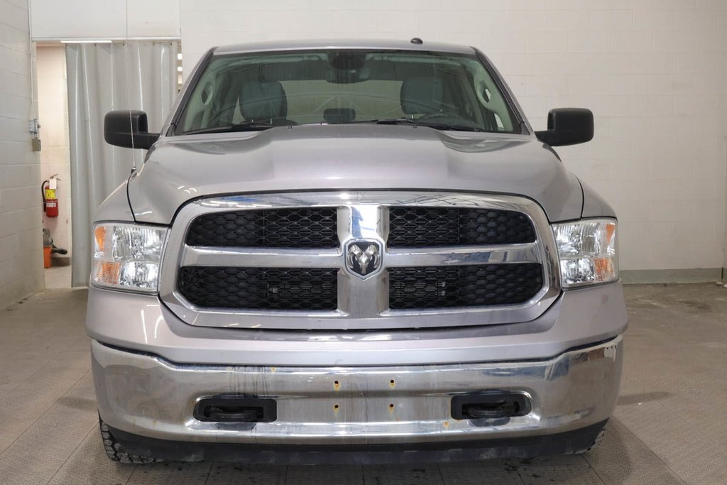 2023 Ram 1500 Classic SLT + 4X4 + CREW CAB + V6 3.6L in Terrebonne, Quebec - 2 - w1024h768px