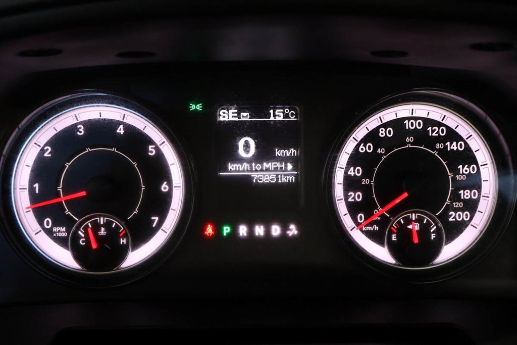 2023 Ram 1500 Classic SLT + 4X4 + CREW CAB + V8 HEMI 5.7L in Terrebonne, Quebec - 18 - w1024h768px