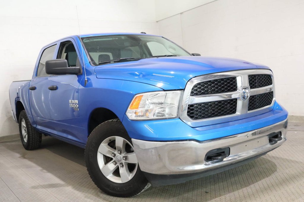 Ram 1500 Classic SLT + 4X4 + CREW CAB + V6 3.6L 2023 à Terrebonne, Québec - 1 - w1024h768px