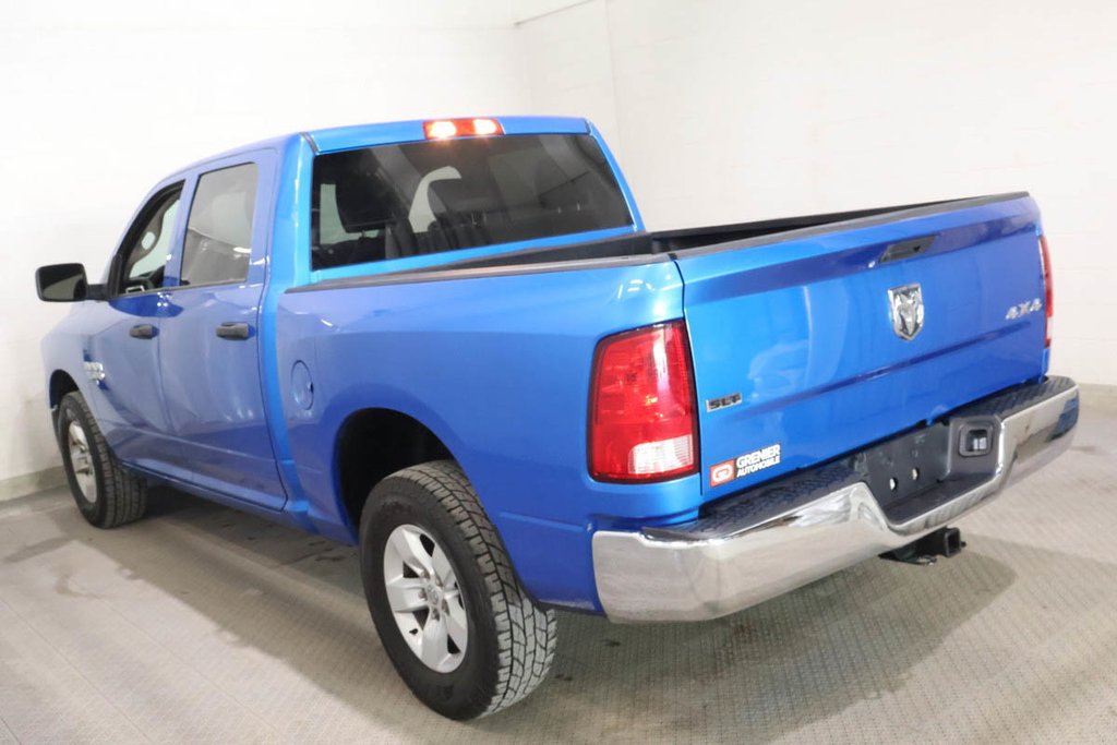 Ram 1500 Classic SLT + 4X4 + CREW CAB + V6 3.6L 2023 à Terrebonne, Québec - 5 - w1024h768px