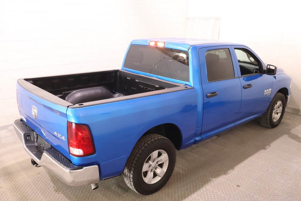 Ram 1500 Classic SLT + 4X4 + CREW CAB + V6 3.6L 2023 à Terrebonne, Québec - 8 - w1024h768px
