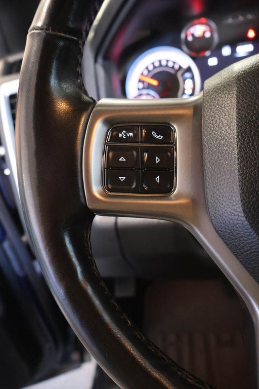 Ram 1500 Classic WARLOCK + 4X4 + V6 3.6L + BOITE 5'7 2023 à Terrebonne, Québec - 12 - w1024h768px