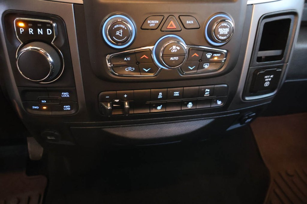 Ram 1500 Classic WARLOCK + 4X4 + V6 3.6L + BOITE 5'7 2023 à Terrebonne, Québec - 18 - w1024h768px