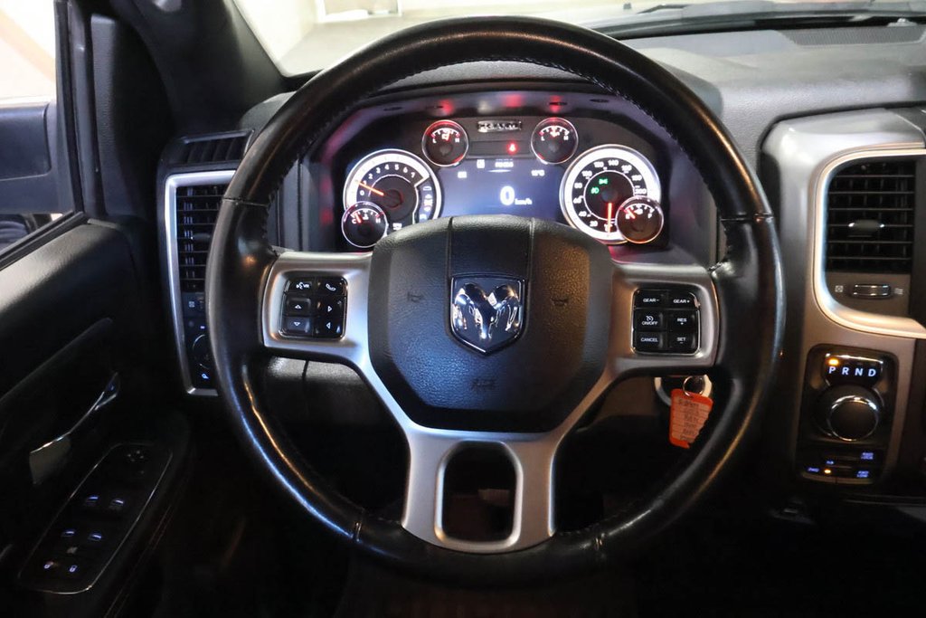 Ram 1500 Classic WARLOCK + 4X4 + V6 3.6L + BOITE 5'7 2023 à Terrebonne, Québec - 11 - w1024h768px