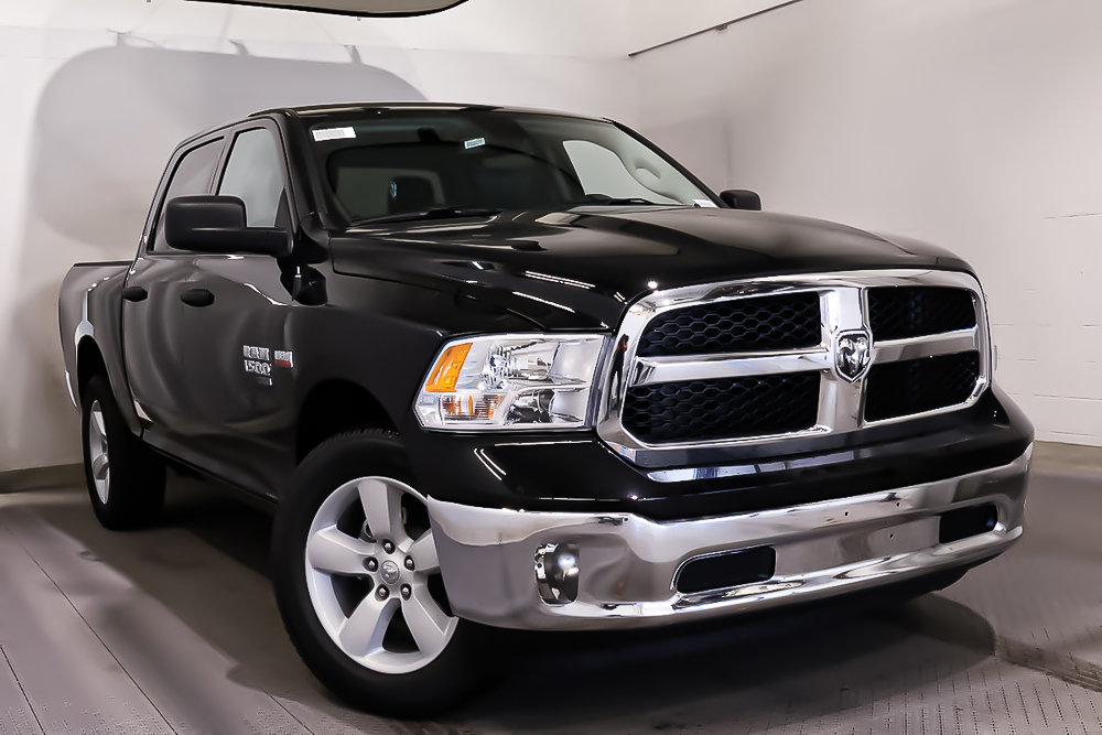 2024 Ram 1500 Classic TRADESMAN in Terrebonne, Quebec - 1 - w1024h768px