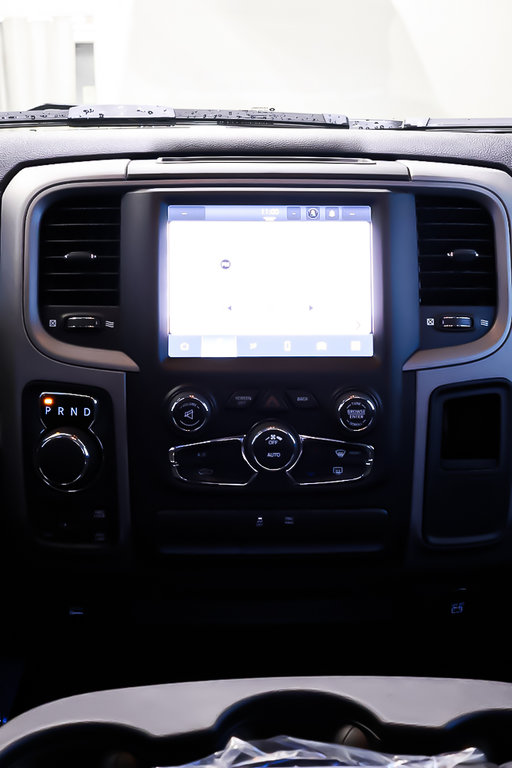 2024 Ram 1500 Classic TRADESMAN in Terrebonne, Quebec - 13 - w1024h768px