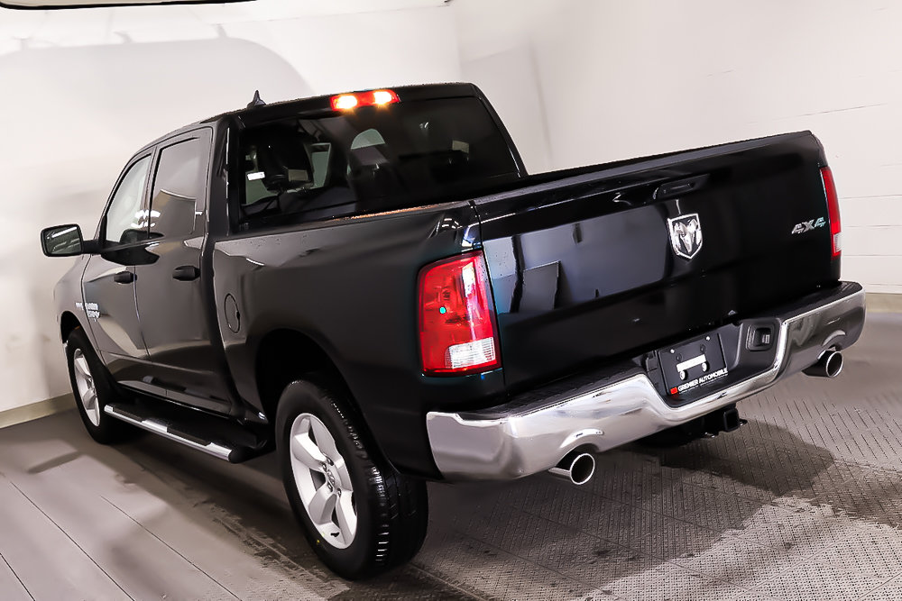 2024 Ram 1500 Classic TRADESMAN in Terrebonne, Quebec - 3 - w1024h768px