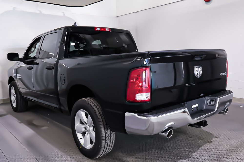 2024 Ram 1500 Classic TRADESMAN in Terrebonne, Quebec - 4 - w1024h768px